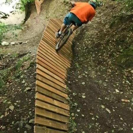 Triplex A Pour 5 Pers., Parking, Balcon, A 1 Km Des Pistes Et Du Centre - Fr-1-401-67 *